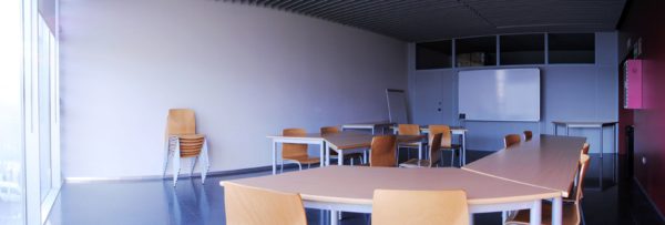 Sala de Reunions amb taula i cadires