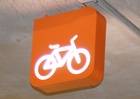 Rètol lluminós de l'aparcament de bicicletes