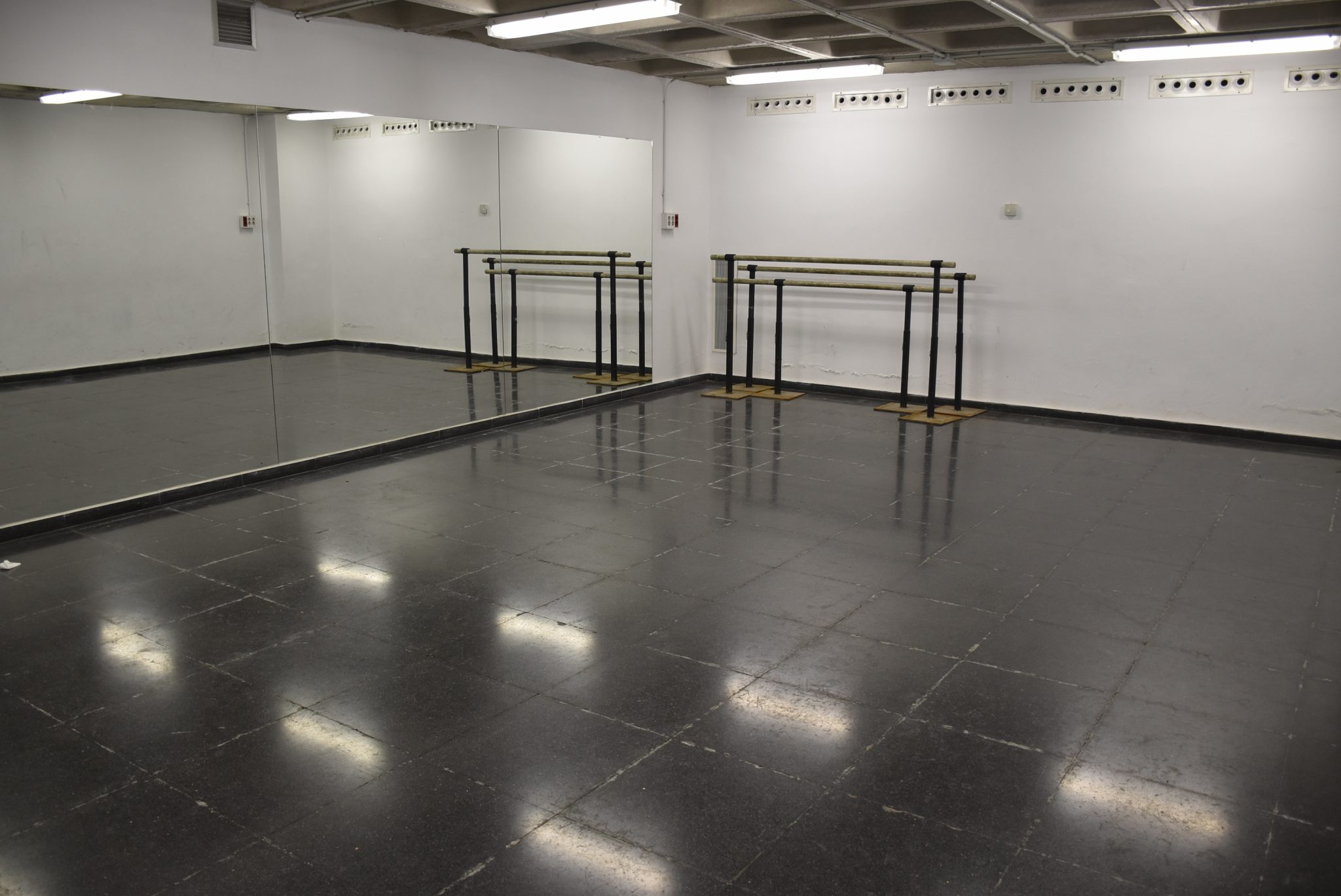 Sala d'assaig amb espills